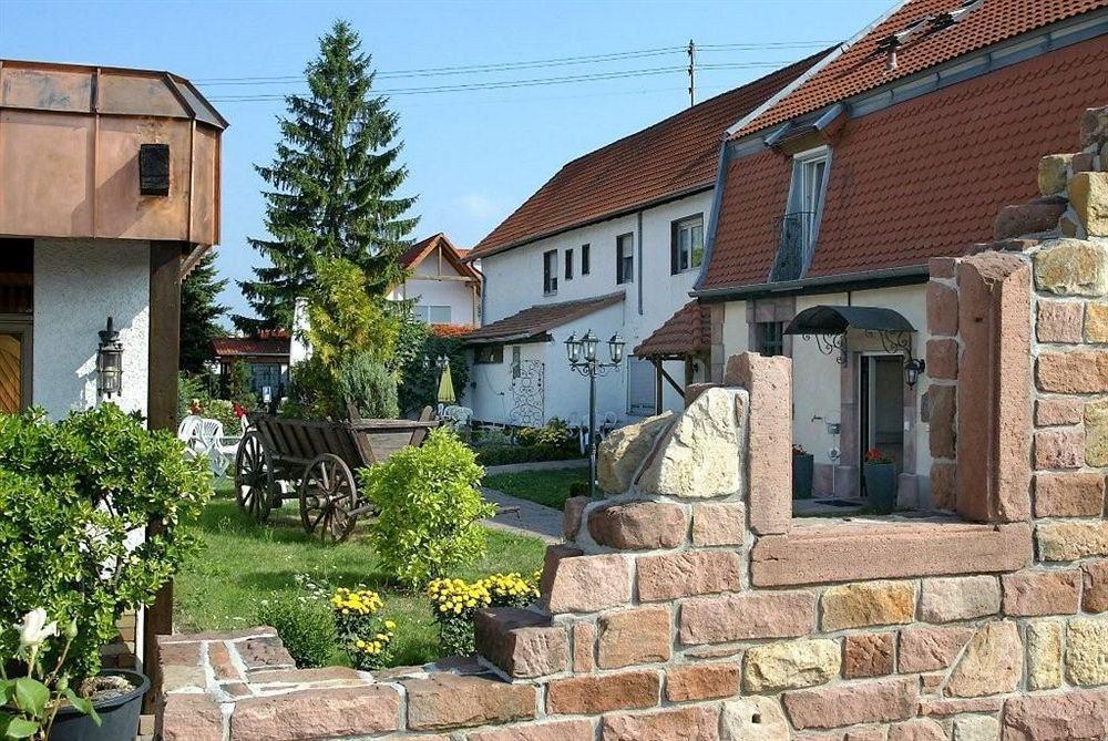Hotel Gutshof Ziegelhütte Edenkoben Exterior foto