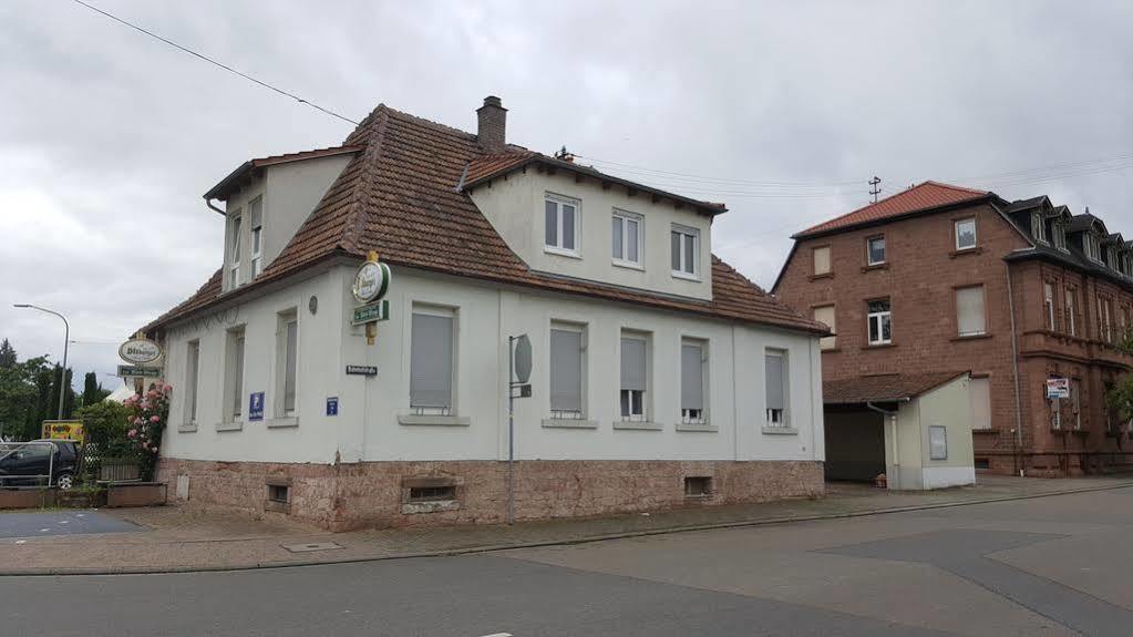 Hotel Gutshof Ziegelhütte Edenkoben Exterior foto